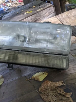 1992-1996 Buick LeSabre 1991-1996 Park Avenue Headlight-Parking Light LH - Image 1 of 4