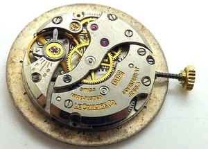Lecoultre 818/2 Wrist Watch Movement With Dial for Spares or Repairs ~Runs~ - Picture 1 of 4