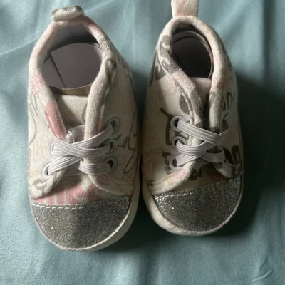 Zapatos de bebé Foto 1 de 2