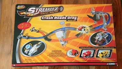 Corgi Wheelz 93109 Streakerz "Crash Roads Drag" Powered Track Set NUEVO Foto 1 de 4