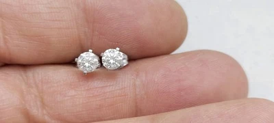 Brincos redondos de diamante natural genuíno 1,04 ct em ouro branco 14K sólido - Imagem 1 de 4