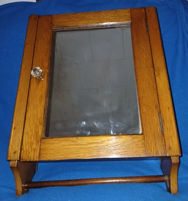 Antiguo botiquín de roble espejado con toallero y estantes - Años 30 - Excelente Foto 1 de 4