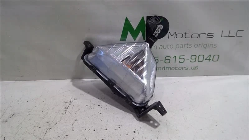 2020-2022 HYUNDAI ELANTRA LEFT HALOGEN TURN SIGNAL OEM 92302-F2 - Image 1 of 4