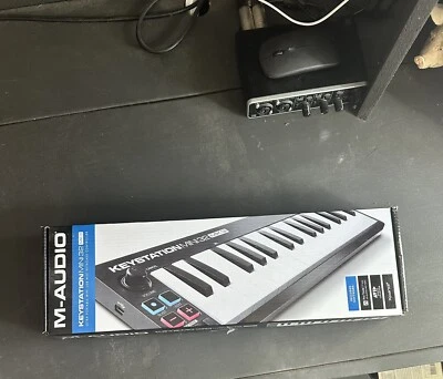 M-Audio Keystation Mini 32 MK3 32-key Keyboard Controller - Image 1 of 4
