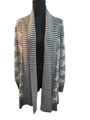 Cardigã feminino Neiman Marcus tamanho grande cinza prata cintilante aberto mangas compridas - Imagem 1 de 4