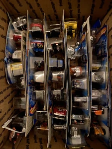 Juego de 35 autos y camionetas Hot Wheels de 1994 nuevos en tarjeta selecciones aleatorias - Imagen 1 de 3