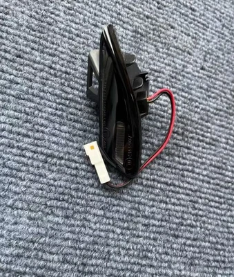 Espejo retrovisor izquierdo conductor McLaren MP4 650 570 intermitente inferior derecho Foto 1 de 3