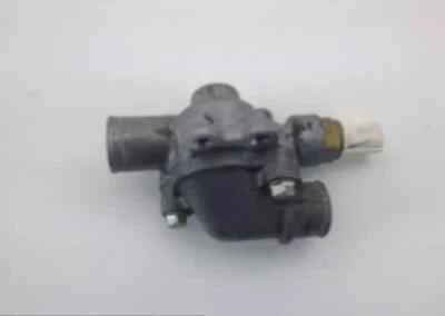 Carcasa termostato Kawasaki Ninja 300 EX300A 1190 2013 Foto 1 de 3