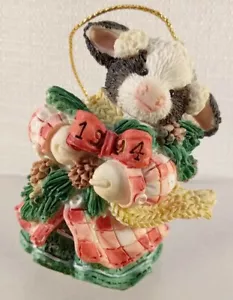 Mary's Moo Moos Vaca Estatuilla Adorno 1994 Enesco Navidad Vacaciones Enagua - Imagen 1 de 6