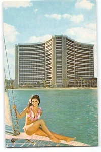 Postcard Sheraton-Waikiki Hotel Honolulu Hawaii Resort Vintage Bikini Model - Picture 1 of 2