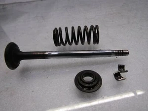 Mercedes A Class W168 97-04 1.7 OM668 engine cylinder head exhaust valve - Picture 1 of 4