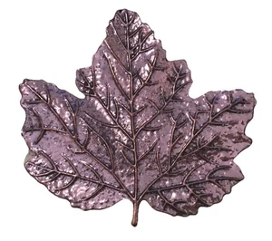 Gold Coloured Metal Leaf Shaped Brooch Or Pendant From Canada 7 x 6.5cm - Picture 1 of 3