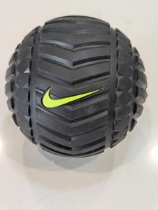 Nike Pelota de Masaje Recuperación Negra 5" Voltios Usada en Excelente Condición - Imagen 1 de 3