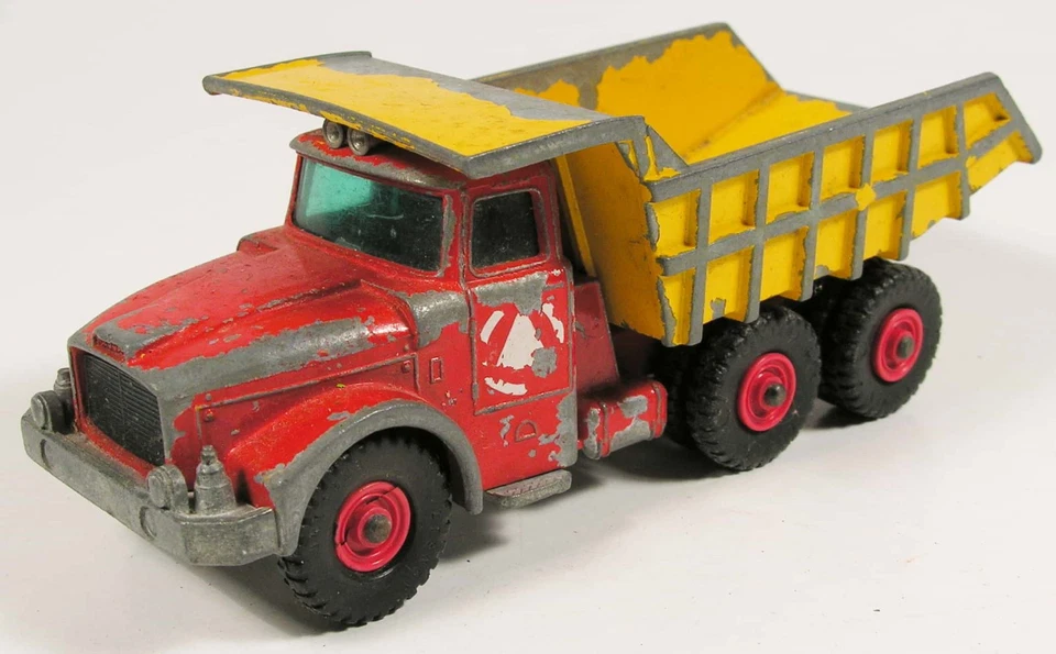 MATCHBOX K10 K19 SCAMMELL CONTRACTOR TIPPER TRUCK SUPERKINGS KING SIZE - Image 1 of 1