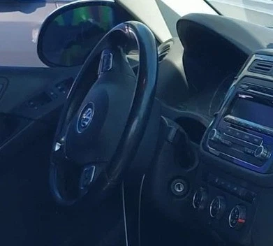 2013 Volkswagen Tiguan LH Driver Steering Wheel Airbag OEM - Image 1 of 3