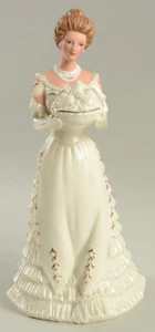 LENOX A CHRISTMAS OF GOOD TIDINGS  CLASSIC IVORY Figurine  (retired) -- With Box - Imagen 1 de 5
