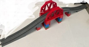 Lego Duplo Set Treno #3774 Pista Rampa Grigia e Ponte Rosso Montanti - Foto 1 di 5
