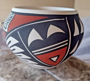 Acoma Pottery Olla Small Ceramic Vase N Victorino Native American Indian - Picture 1 of 6