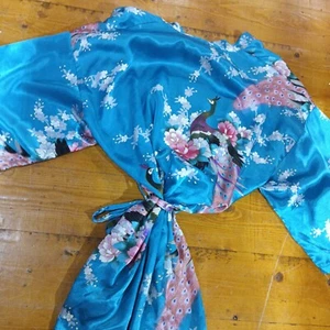 Mini-Kimono Damen Größe S Pfauenblau Weiß Rosa Alternative Retro Goth Grunge - Bild 1 von 20