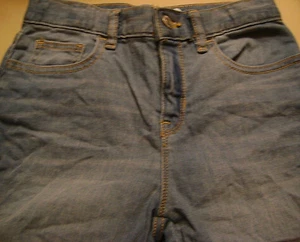GIRLS GAP 1969 CLASSIC CUFFED DENIM SHORTS-SIZE 12 REGULAR-MEDIUM BLUE - Picture 1 of 2