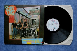 STRAY CATS / LP ARISTA 204 019 / 1981 (D) - Picture 1 of 2
