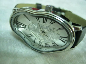 Reloj de pulsera Salvador Dalí de fusión de tiempo deformación fluido ondulado suave para damas - Imagen 1 de 12