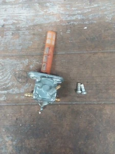 1995 95 89-97 Suzuki Katana 600 Fuel Gas Petrol Tank Petcock Filter Switch - Picture 1 of 10