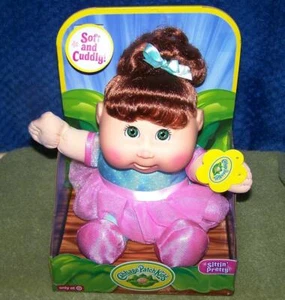 Cabbage Patch Kids Sittin' Pretty Katniss Dakota 12. Januar Puppe Neu - Bild 1 von 2