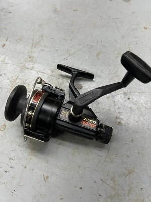 7050 Eagle Claw Spinning Fishing Reel - Image 1 of 4