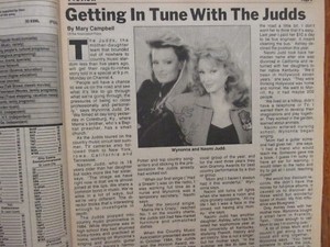 Jan 15-1989 St Louis Post TV Mag(WYNONNA JUDD/NAOMI JUDD/JUDITH LIGHT/LUCAS HAAS