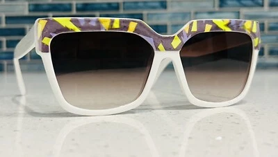 Gafas de sol vintage de gran tamaño con montura de cuerno cuadradas con montura blanca lentes de bronce Francia Foto 1 de 4