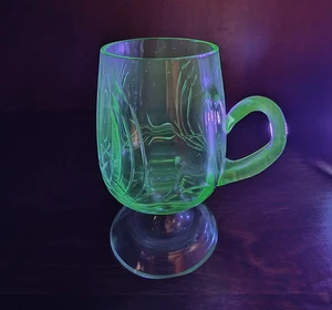 Uran Glas Henkelglas mundgeblasen selten - Bild 1 von 10