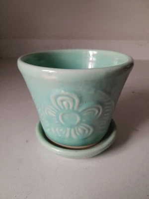 Vintage 1950s MCM Shawnee Pottery Glazed Turquoise Flower & Fern Flower Pot EUC - Image 1 of 4