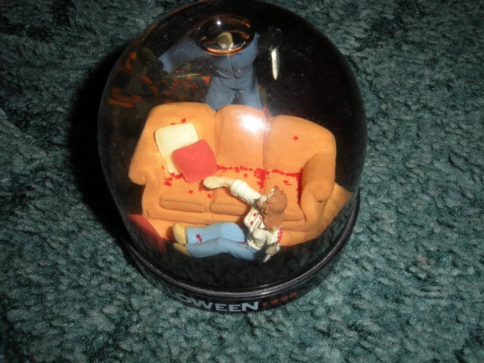 HALLOWEEN 20TH ANNIVERSARY SNOW GLOBE #11315 COMPASS 1998 MICHAEL MYERS NO VHS - Image 1 of 3