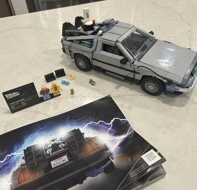LEGO Icons: Regreso al Futuro Máquina del Tiempo (10300) Foto 1 de 4