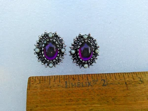 Vintage SARAH COVENTRY Purple Cabochon And Faux Clip On Earrings - Picture 1 of 3