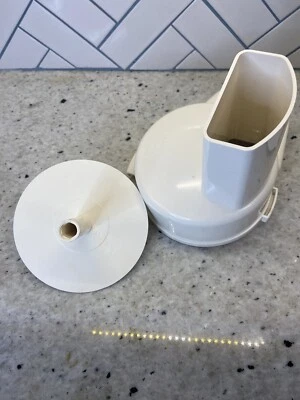 Sunbeam Oskar Food Processor 14081 14181 Replacement Part Chute Bowl Part - Image 1 of 4