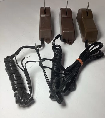 LIONEL VINTAGE THREE  AUTOMATIC SWITCH CONTROLLERS WITHOUT LIGHTS NEW L@@K!! - Image 1 of 4
