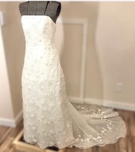 Monique Lou David’s Bridal embroidered Beaded Wedding Gown ivory champagne - Picture 1 of 15