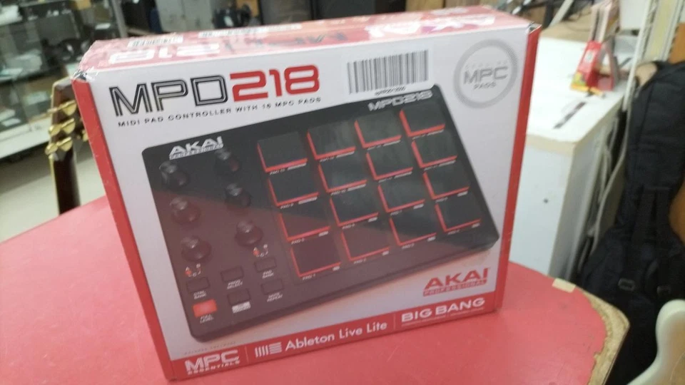 AKAI MPD218 MIDI Pad Controller - Excellent Working Condition from Japan Used - Image 1 of 4