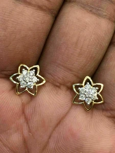 1.80 Ct Round Simulated Diamond Cluster Flower Stud Earrings Yellow Gold Plated - Picture 1 of 3
