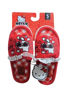 Hello Kitty Womens Valentines Slippers SMALL Size 5-6 New - Picture 1 of 2