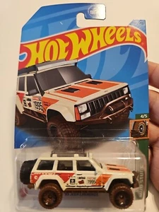 Hot Wheels TREASURE HUNT 1995 Jeep Cherokee HW Borchie Fango - SIGILLATO - Foto 1 di 11