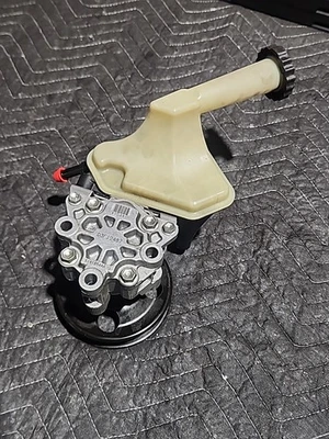 Bomba de dirección asistida Dodge Charger Challenger Hellcat 5181854AA Foto 1 de 4