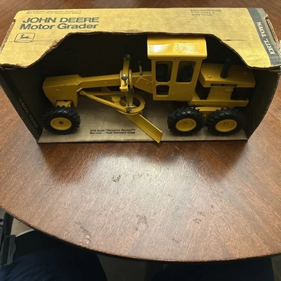 Motoniveladora John Deere Ertl 1/16 de colección en caja # 504 7641 nueva en caja Foto 1 de 4