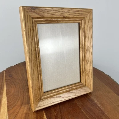 Marco de madera vintage 5x7 acanalado, pesado Foto 1 de 4