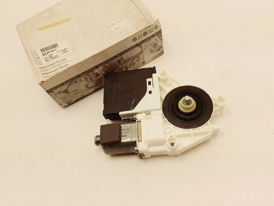 New original AUDI A3 04-07 window regulator motor right 8P0959802E - Image 1 of 4