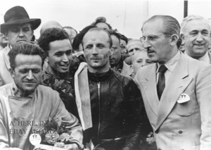 Gilera 350cc y 500cc ganador Nello Pagani 1957 Isla de Man TT carreras de motocicletas - Imagen 1 de 1