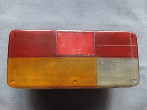 Piezas de carcasa de luz trasera de la marca Alfa Romeo sedán deportivo usado original izquierda olsa - Imagen 1 de 21