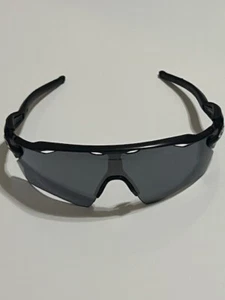 Oakley OO9208 Radar EV Path Sunglasses Black Frame Polarized LENS missing RUBBER - Picture 1 of 11
